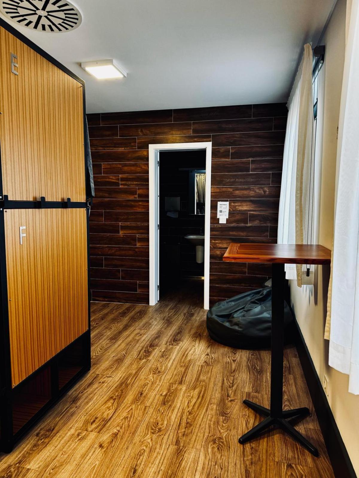 Alianca Cafe & Hostel 英雄港 外观 照片